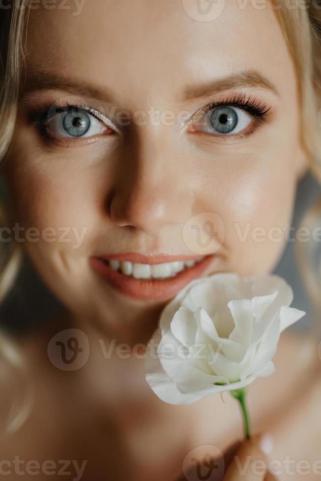 morning of the bride with the creation of the image photo