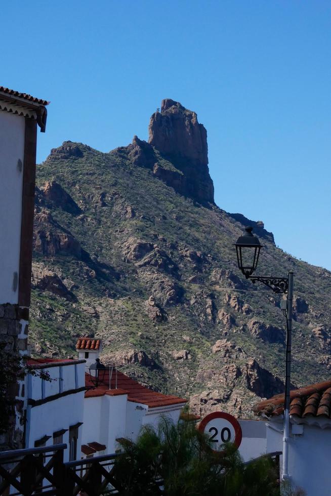 montañoso centrar de el isla de gran canaria en el atlántico Oceano foto