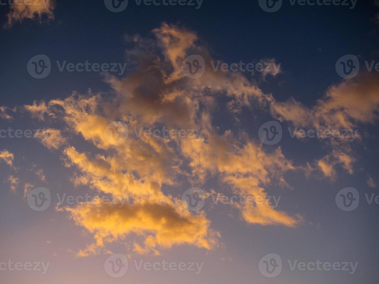 hermoso cielo nublado foto