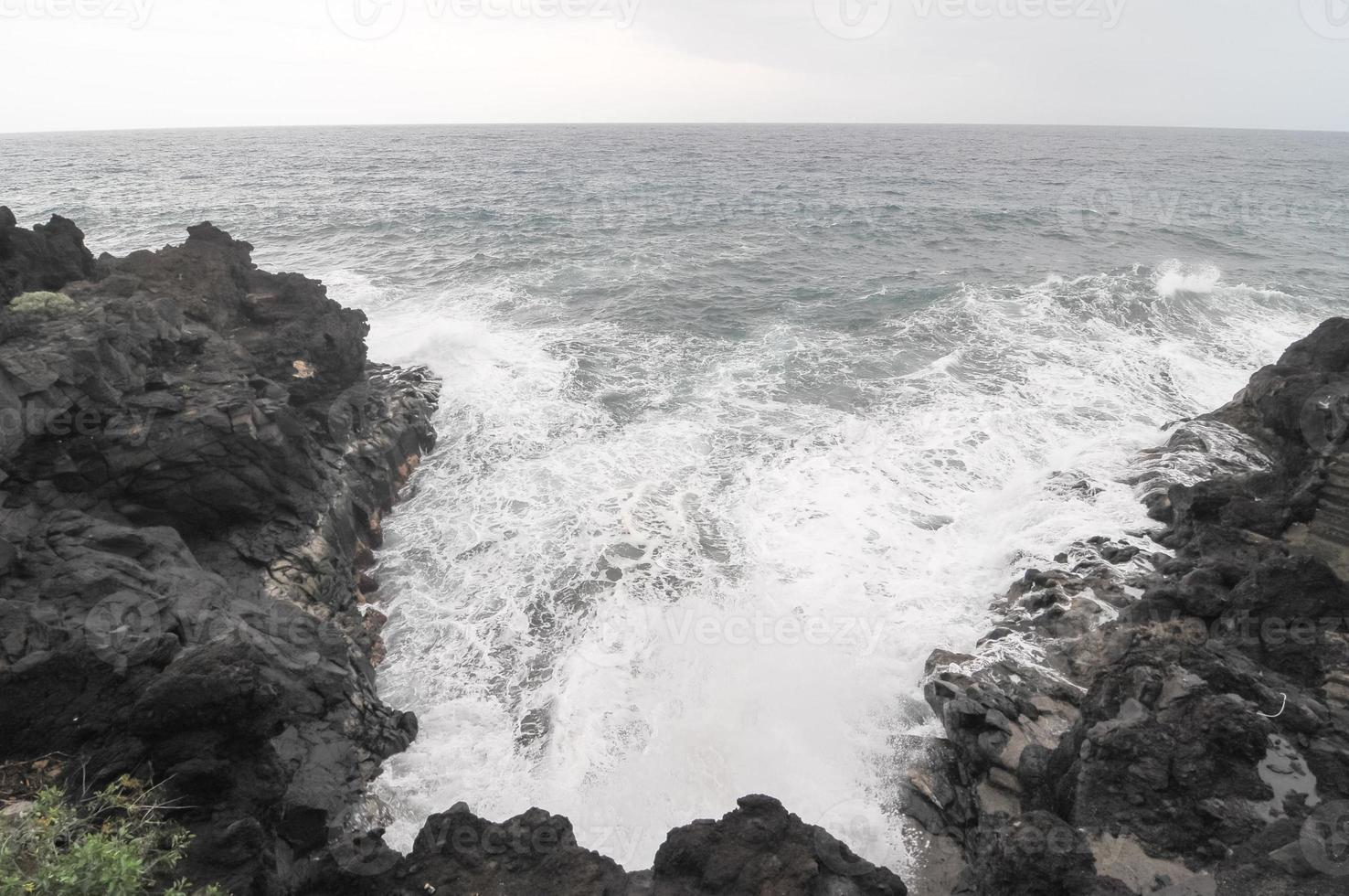 Huge sea waves photo