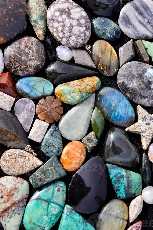 piedras preciosas para joyería de cerca foto