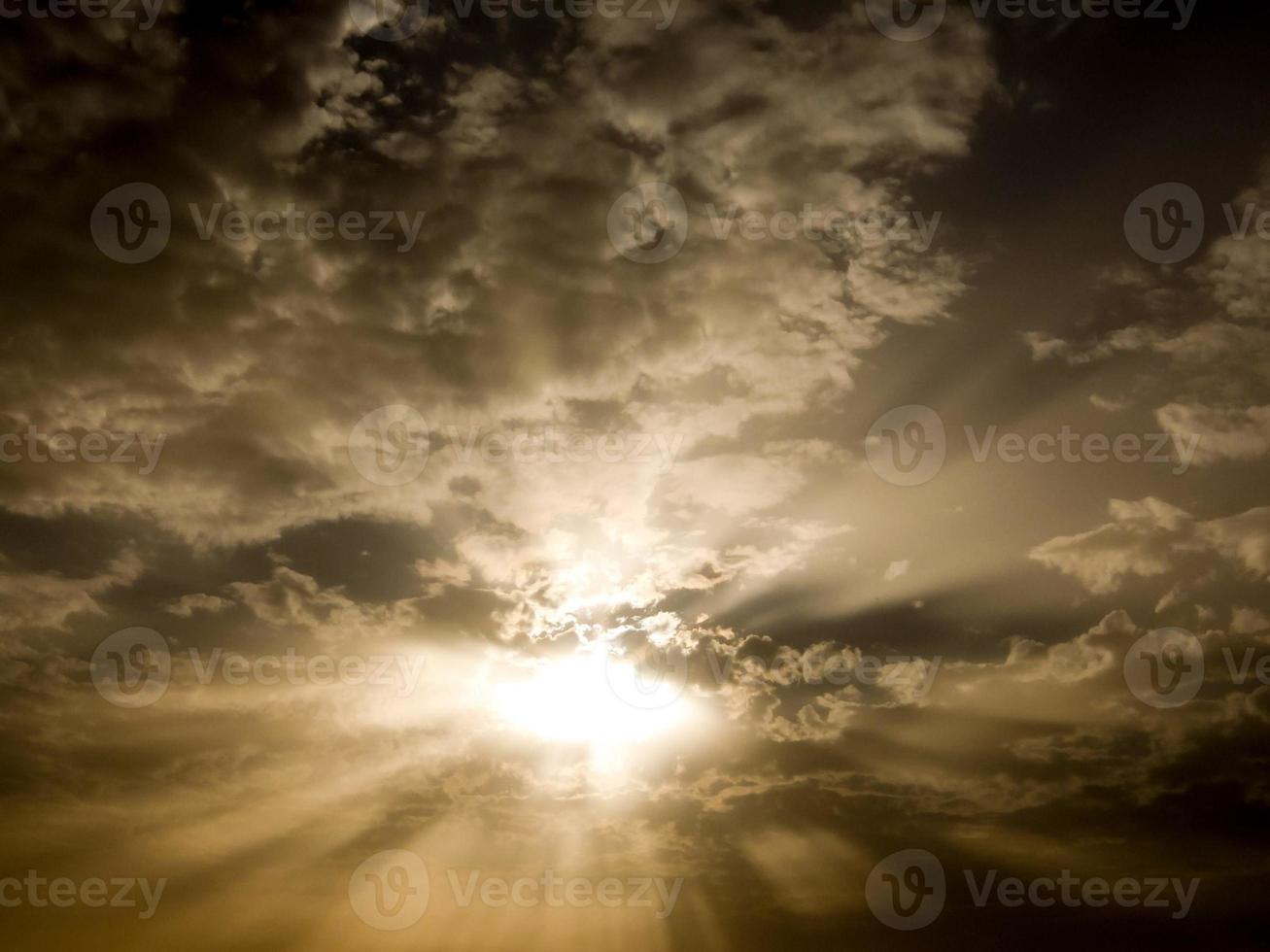 cielo colorido del atardecer foto