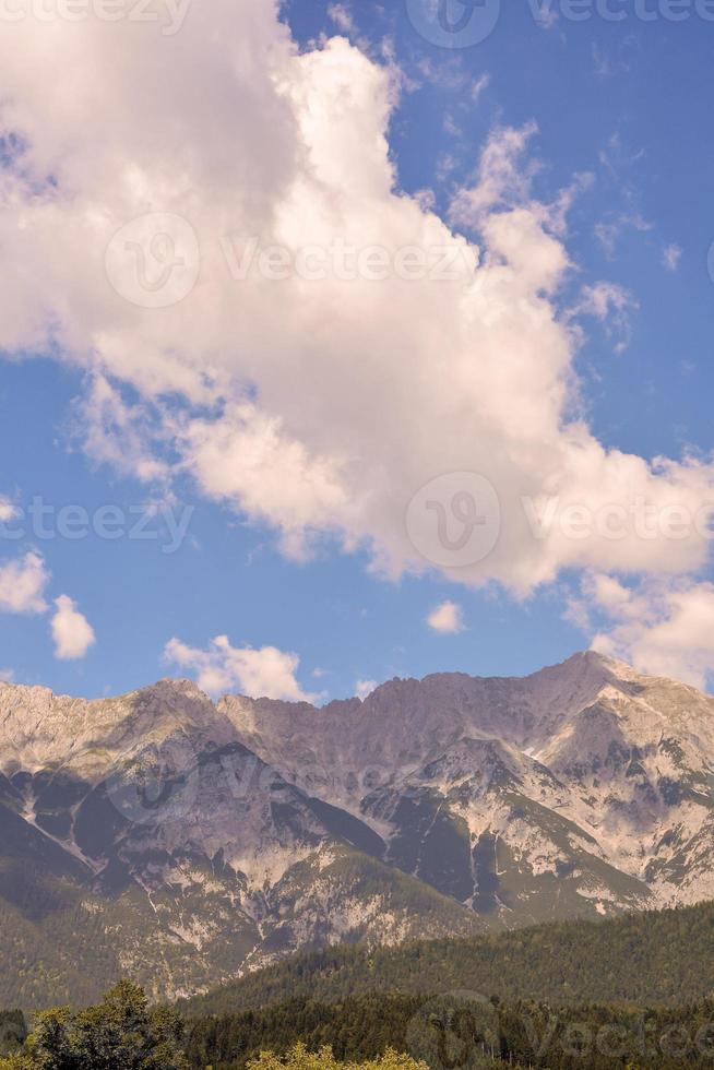 paisaje escénico de montaña foto