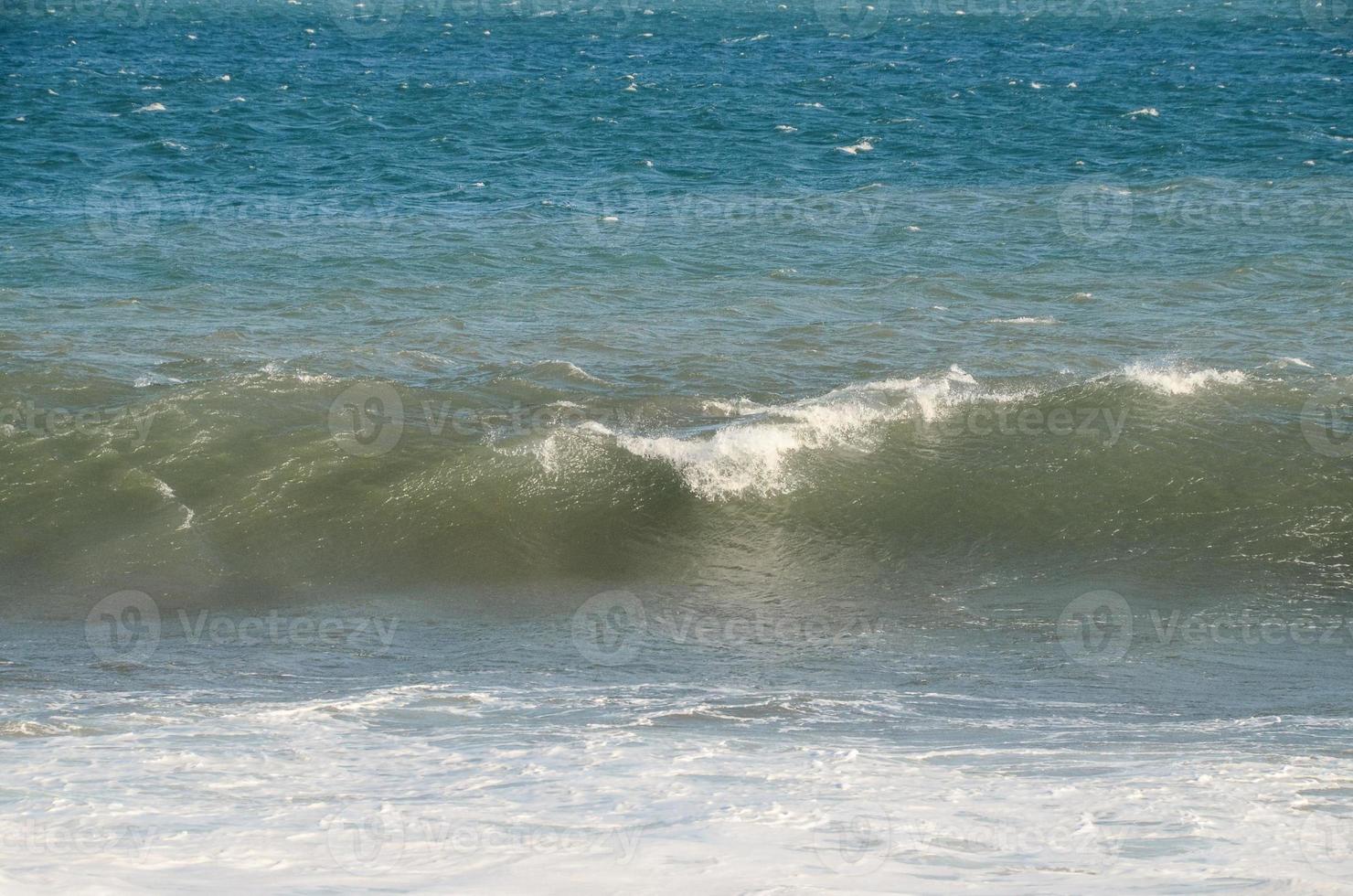 Huge sea waves photo