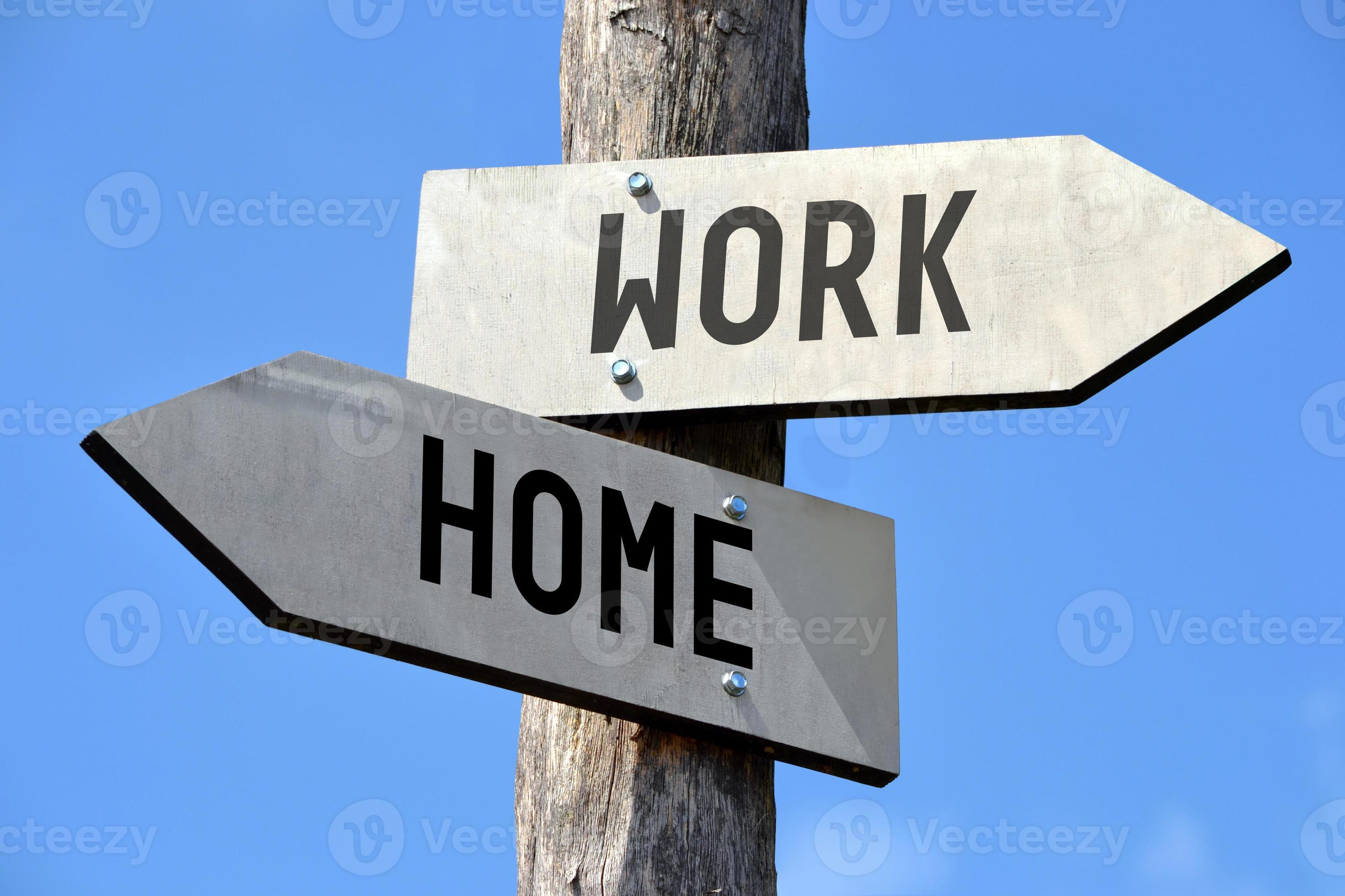 Work and Home Wooden Signpost with Two Arrows 21592706 Stock Photo at