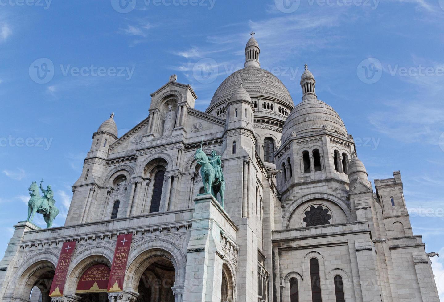 la basílica del sagrado corazón de parís foto