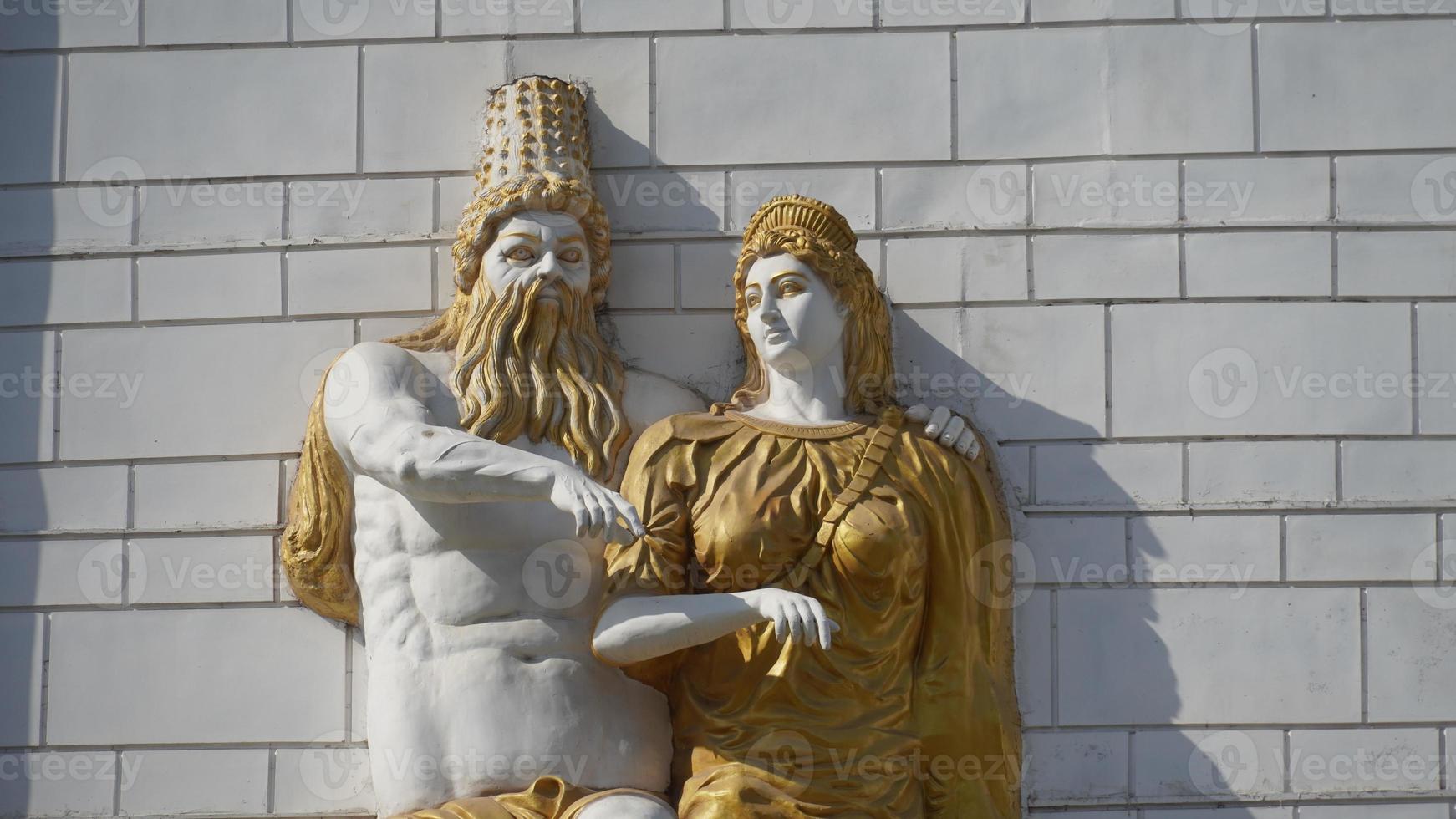 estatua de Zeus y Hermes foto