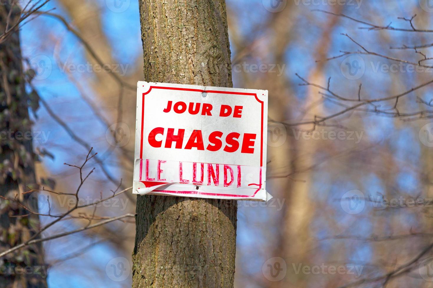 Hunting day sign in French photo