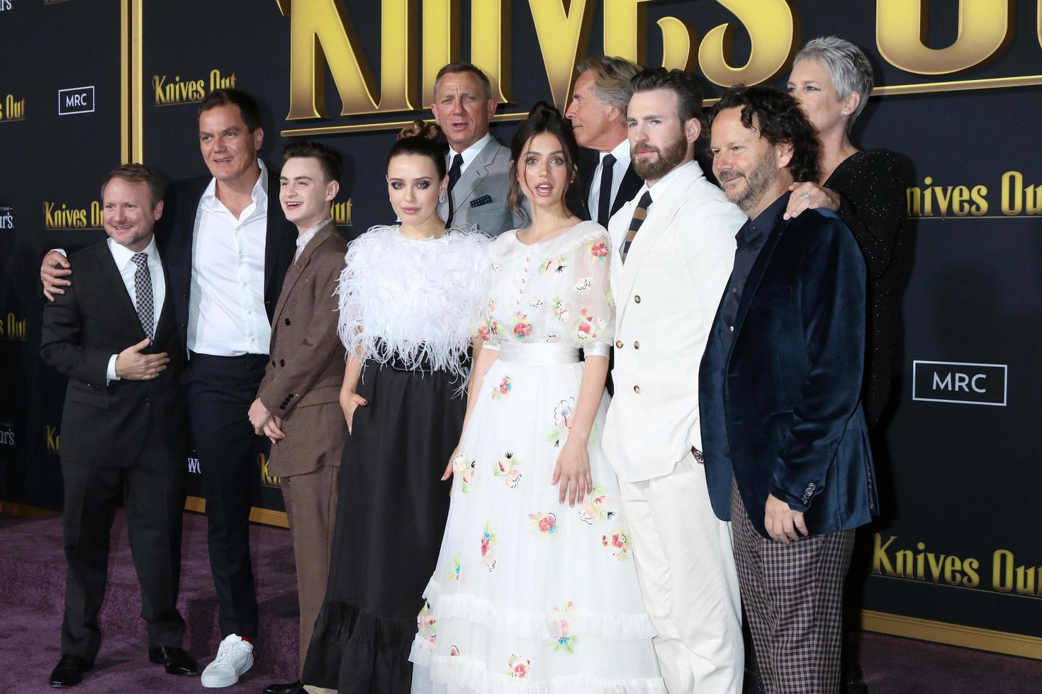 los ángeles, nov 14 - riano johnson, Miguel shannon, jaeden Martell, Daniel craig, katherine langford, don johnson, ana Delaware armas, chris evans, Jaime sotavento Curtis, RAM Bergman a el cuchillos fuera estreno a pueblo teatro en noviembre 14, 2019 en madera del oeste, California foto