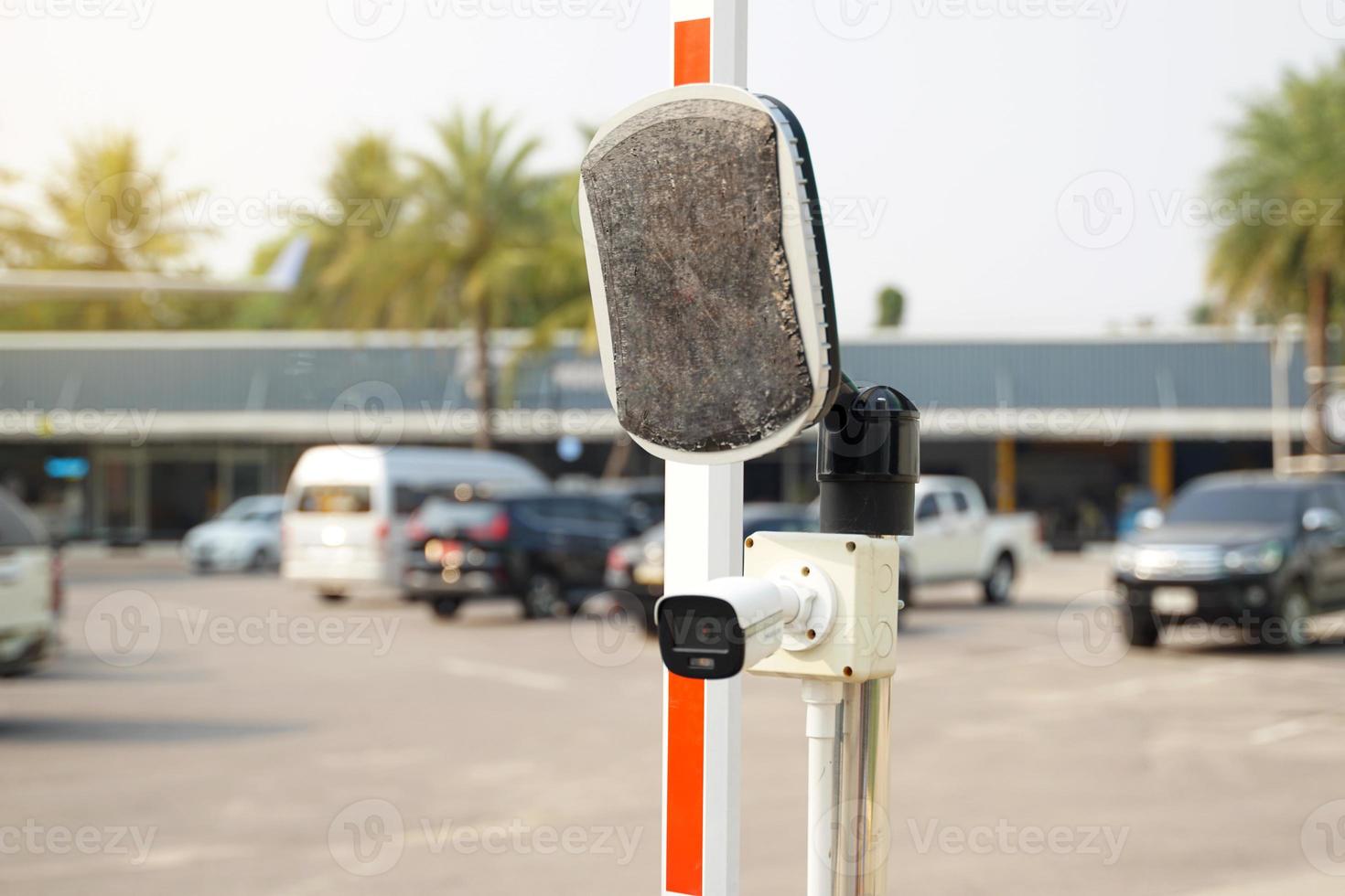 Carpark System is a technology related to traffic equipment. It is commonly used as a barrier system for entering and exiting the village. and the general parking lot according to the desired area. photo