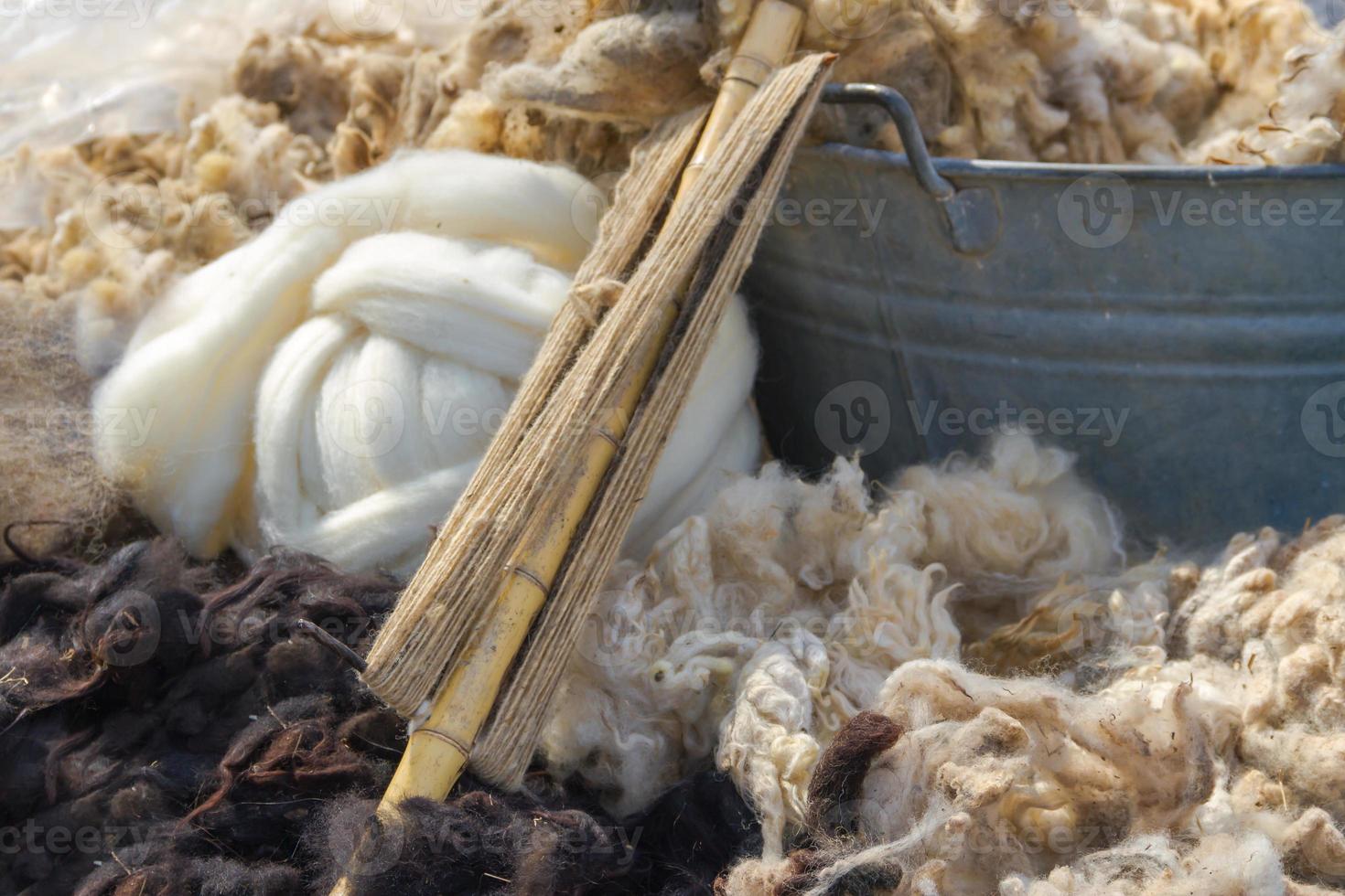 wool fleece and elements for artisanal yarn in Argentina photo