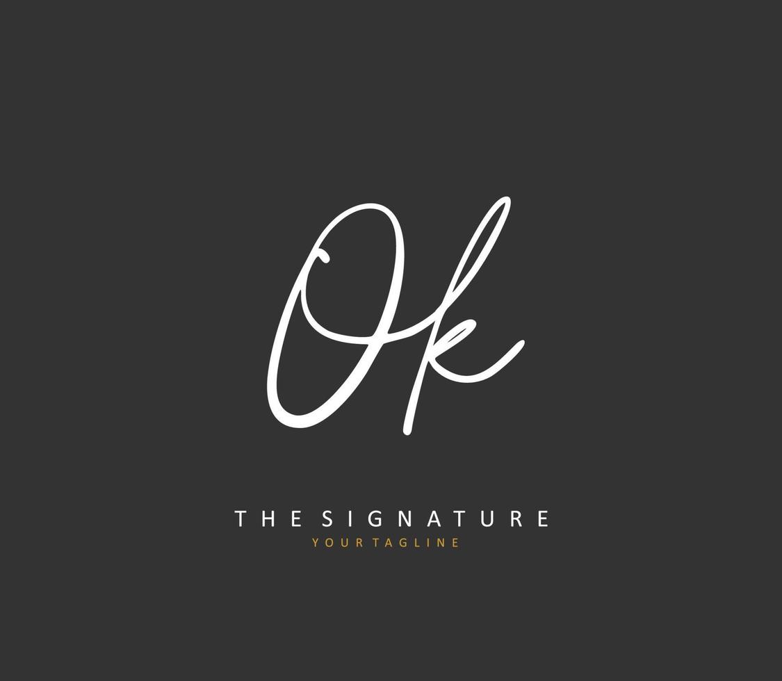 o k Okay inicial letra escritura y firma logo. un concepto escritura inicial logo con modelo elemento. vector