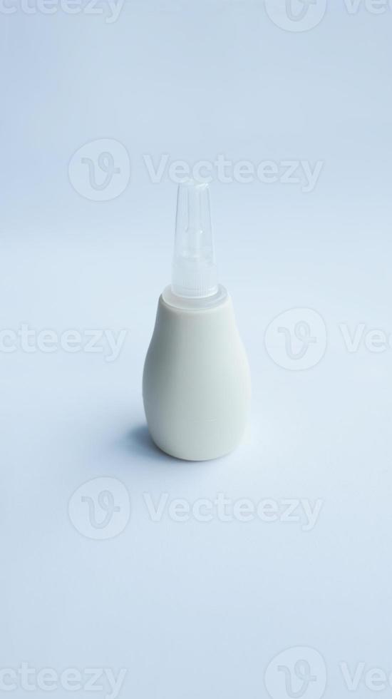 silicona recién nacido bebé niños nariz aspirador niñito nariz limpiador infantil moco vacío ventosa suave propina limpiador, aislado en blanco. foto