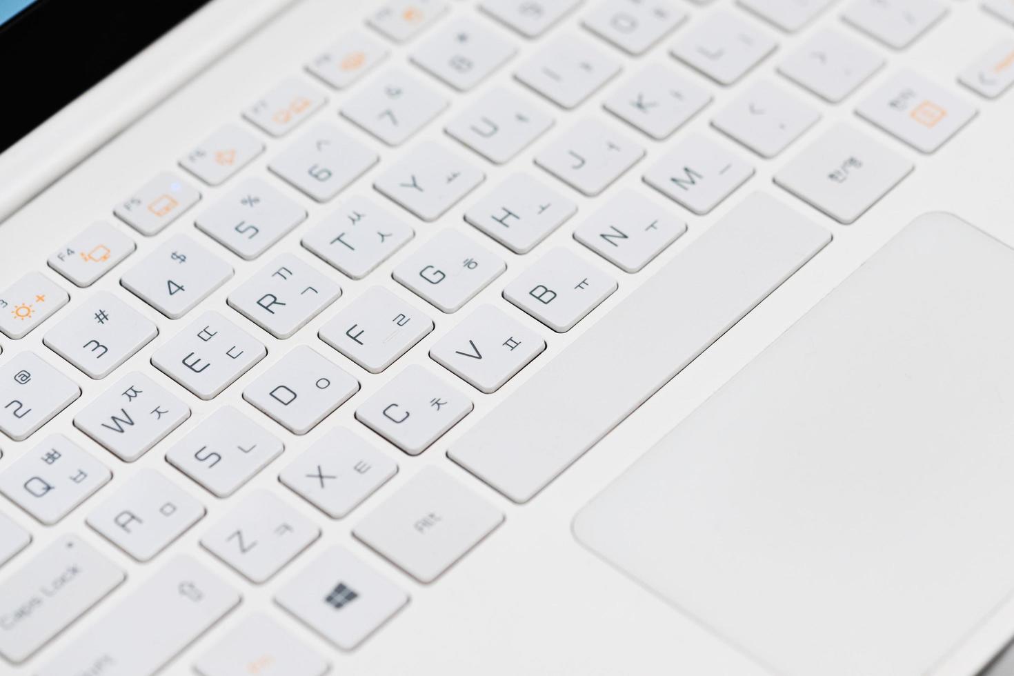 Korean keyboard Windows laptop keyboard white color alphabet button photo