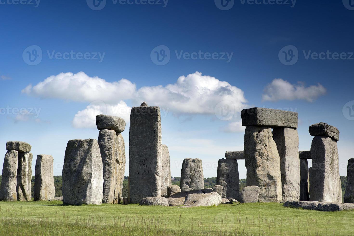 stonehenge ancient stone cirle photo