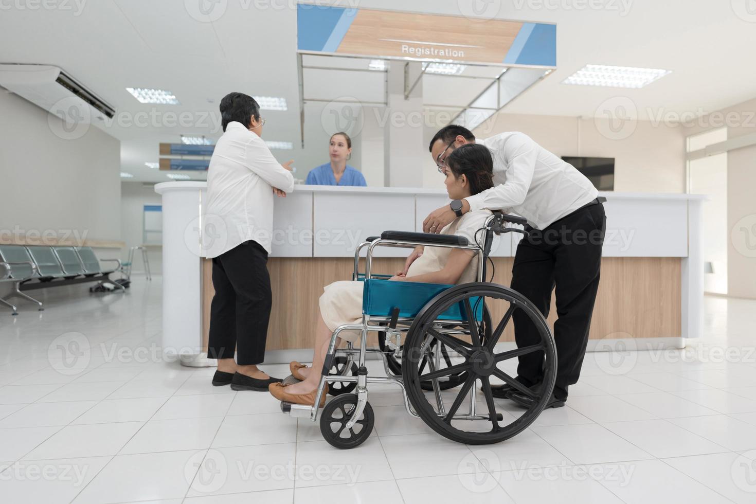 The patient came to check with the doctor. photo