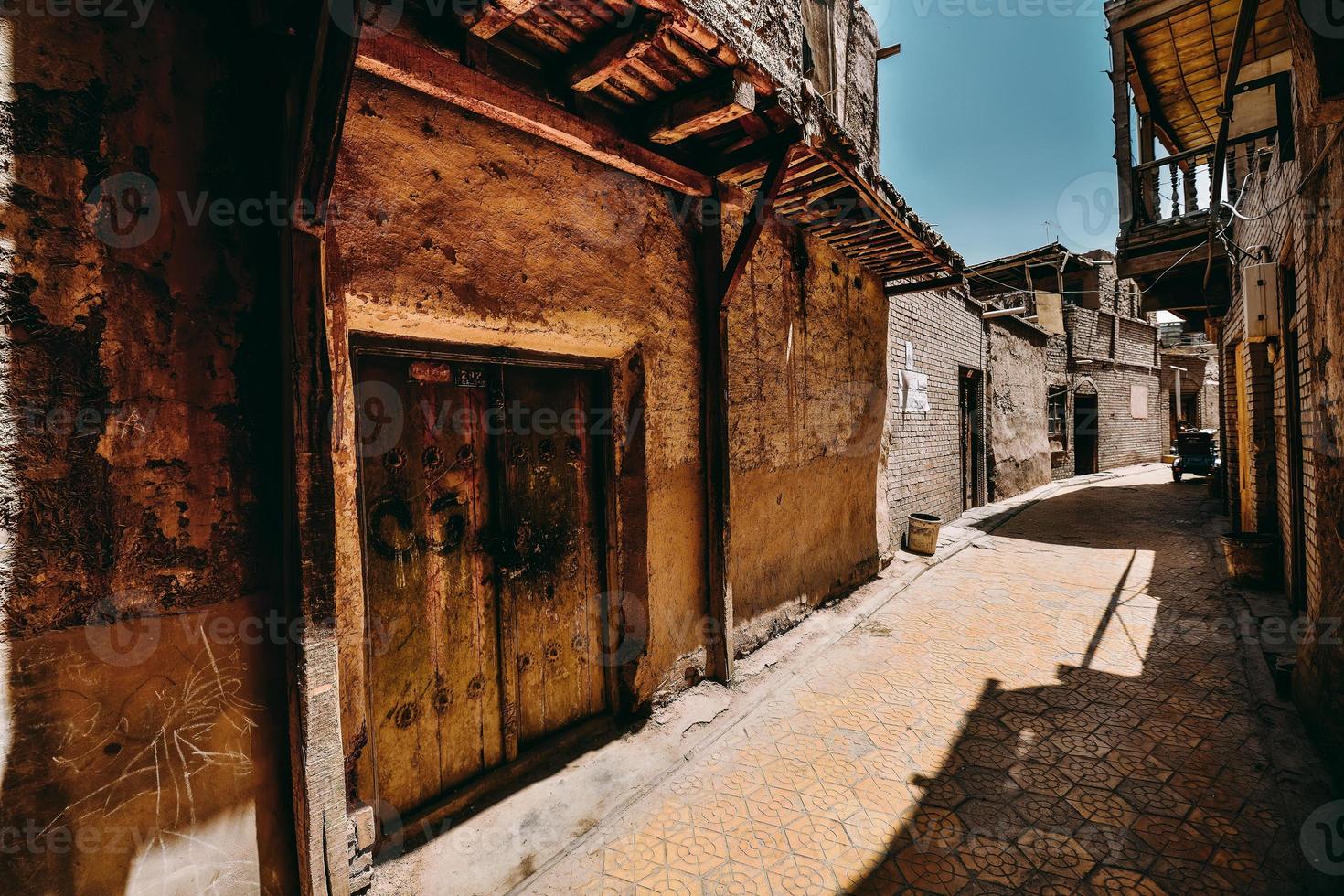 The dilapidated and long-standing Folk Houses on Hathpace in Kashgar, Xinjiang photo