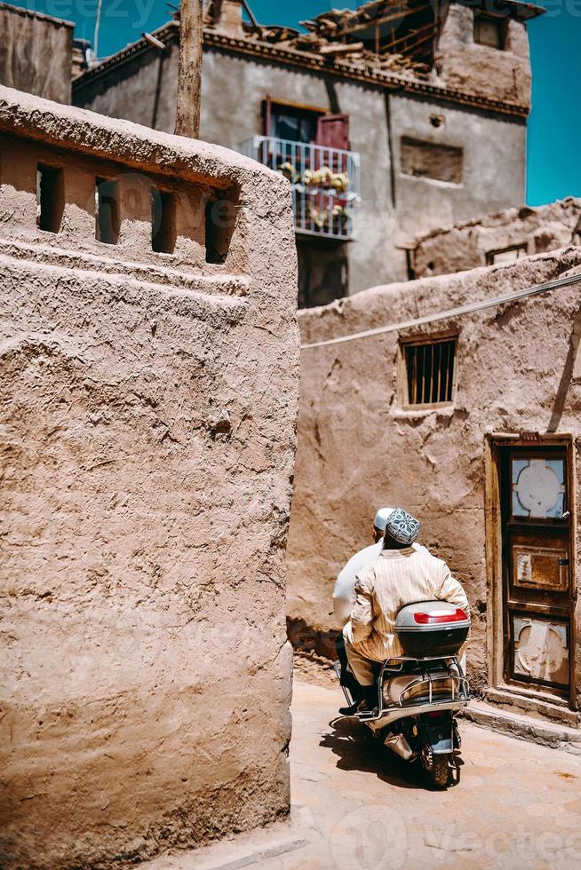 The dilapidated and long-standing Folk Houses on Hathpace in Kashgar, Xinjiang photo