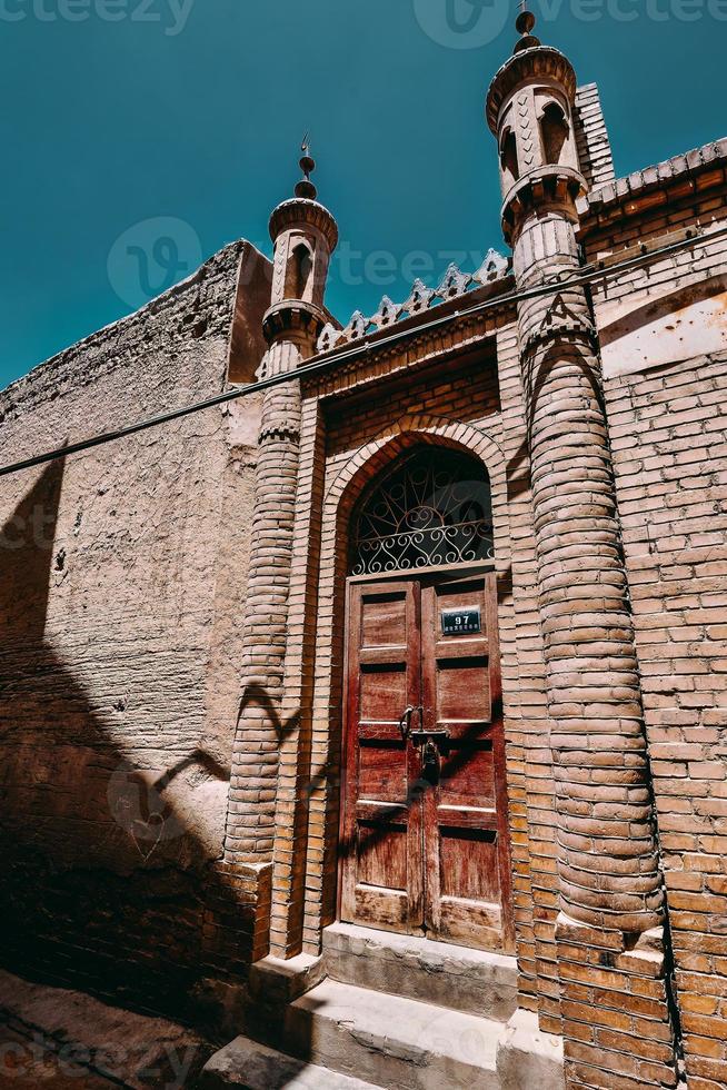 The dilapidated and long-standing Folk Houses on Hathpace in Kashgar, Xinjiang photo