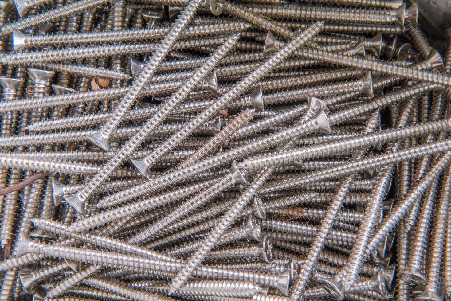 A pile of screw photo