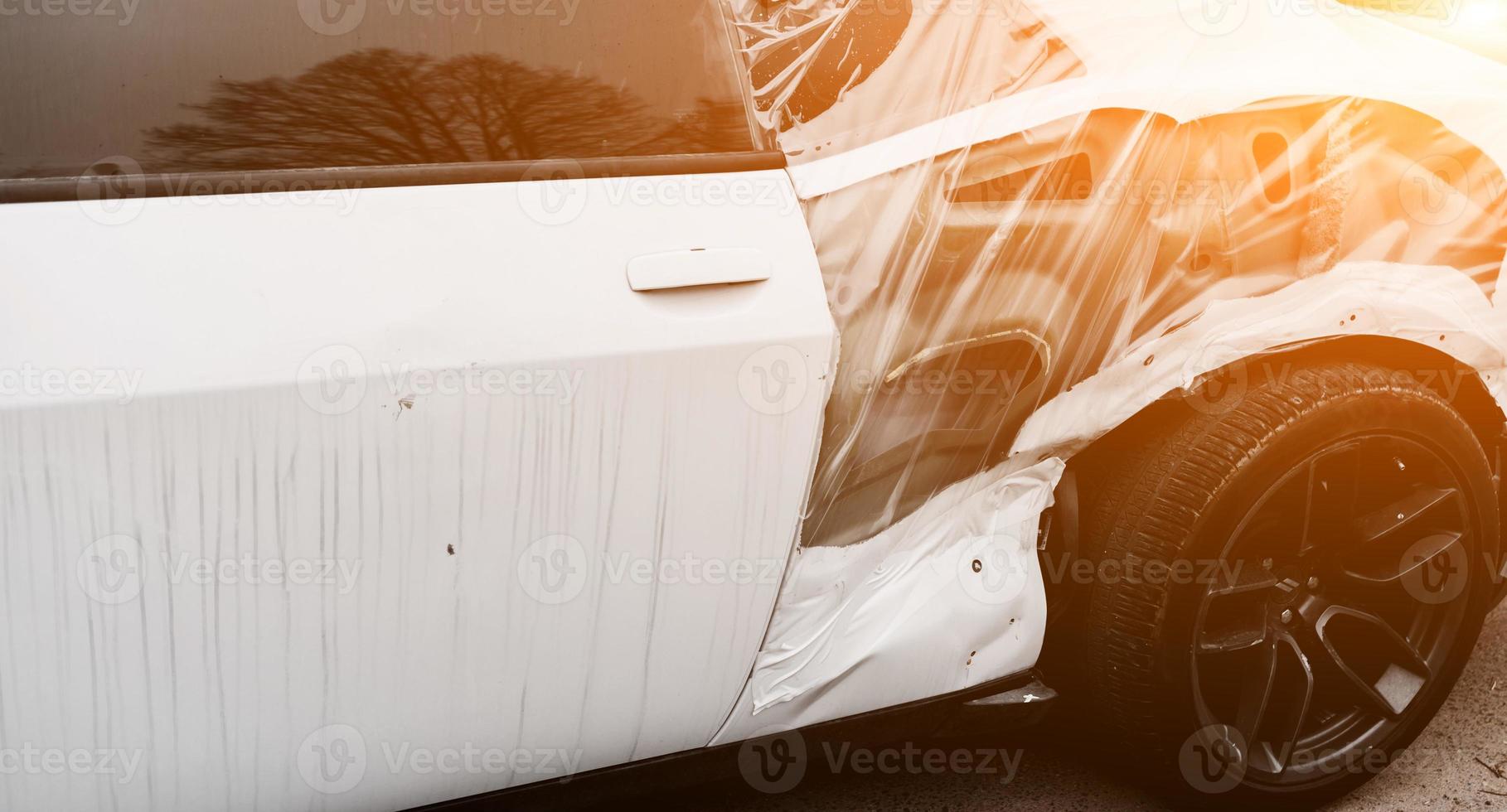 damaged car body photo