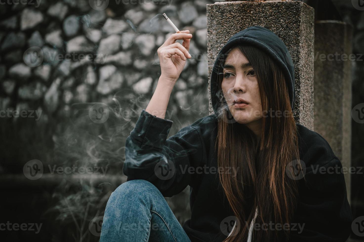 Portrait of addict drug asian woman,alcoholic woman concept photo