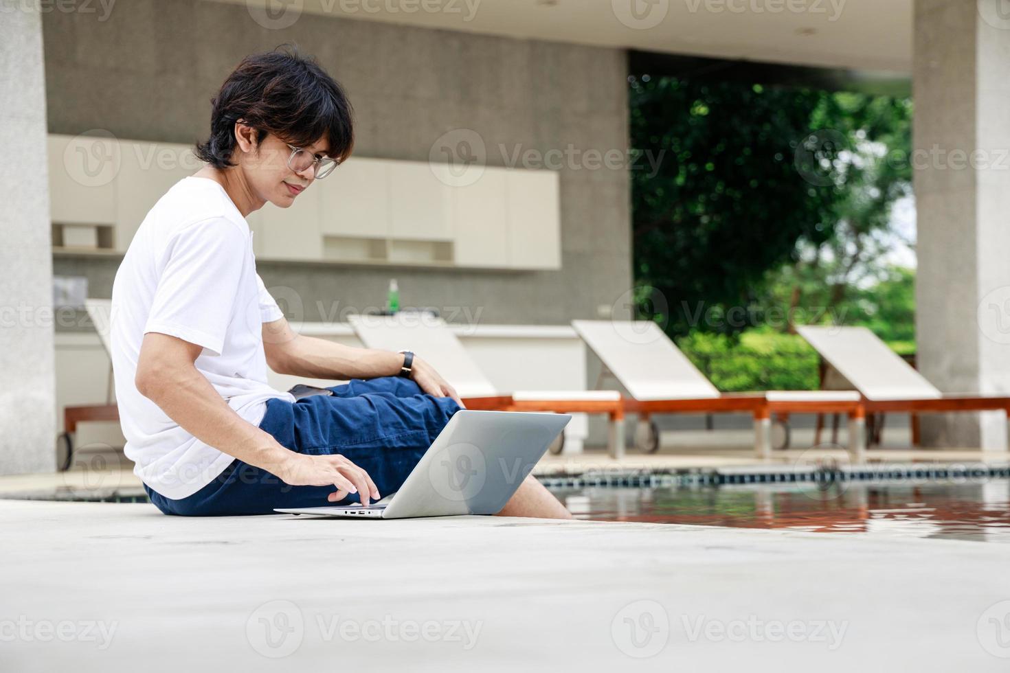 Casual Business Attire for Remote Work by the Poolside on Vacation