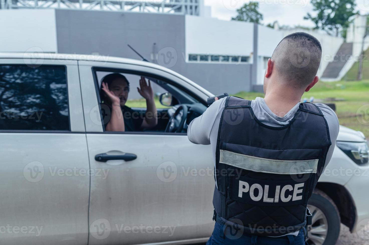 policía y ladrón concepto, el policía captura criminales descanso el ley foto