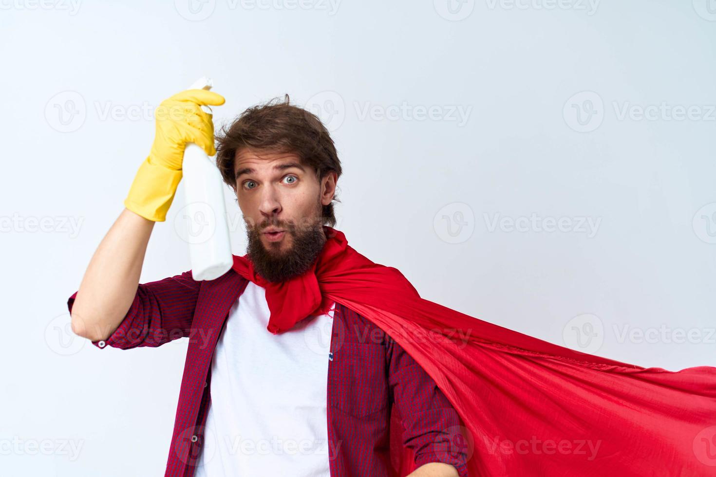 limpiador vistiendo un rojo Saco detergente Servicio tareas del hogar foto