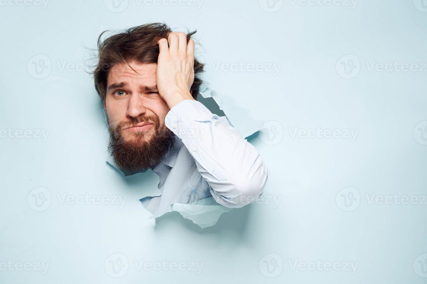 insatisfecho hombre gestos con mano emociones carrera oficina trabajo foto