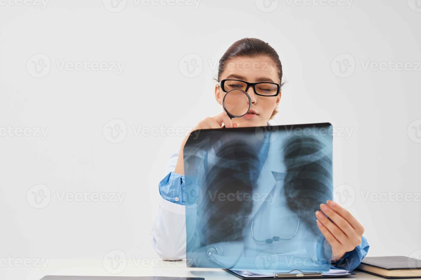 mujer radiólogo medicina hospital investigación diagnósticos foto