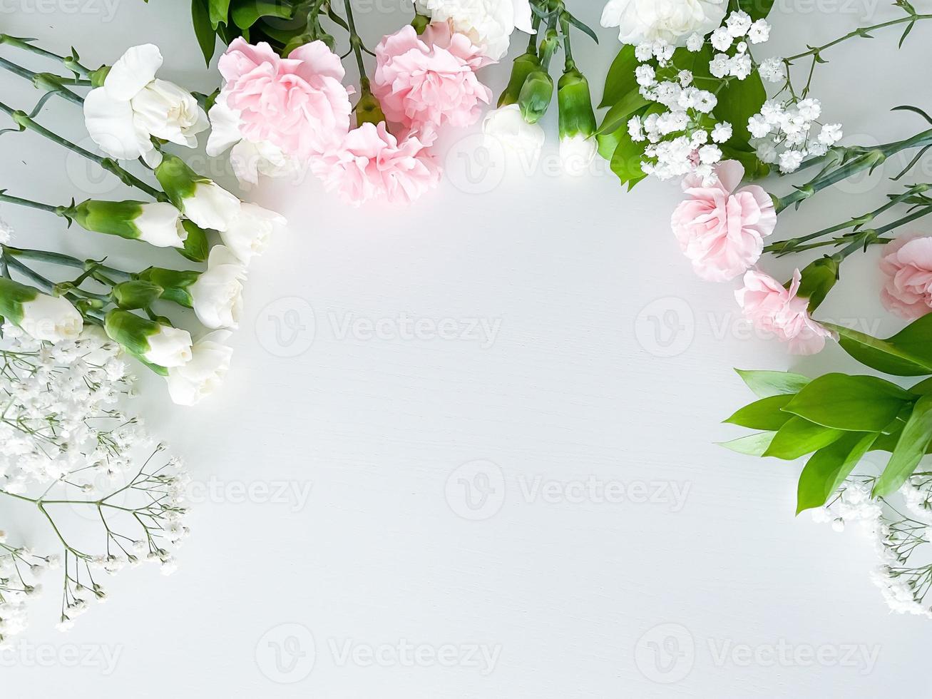 Close up photo of a bouquet of pink and white