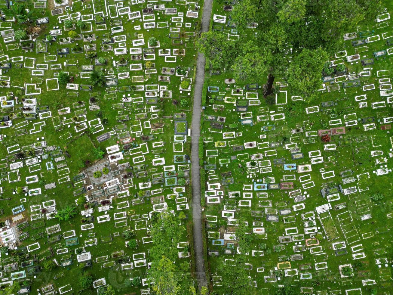 aéreo ver de verde lozano musulmán cementerio foto