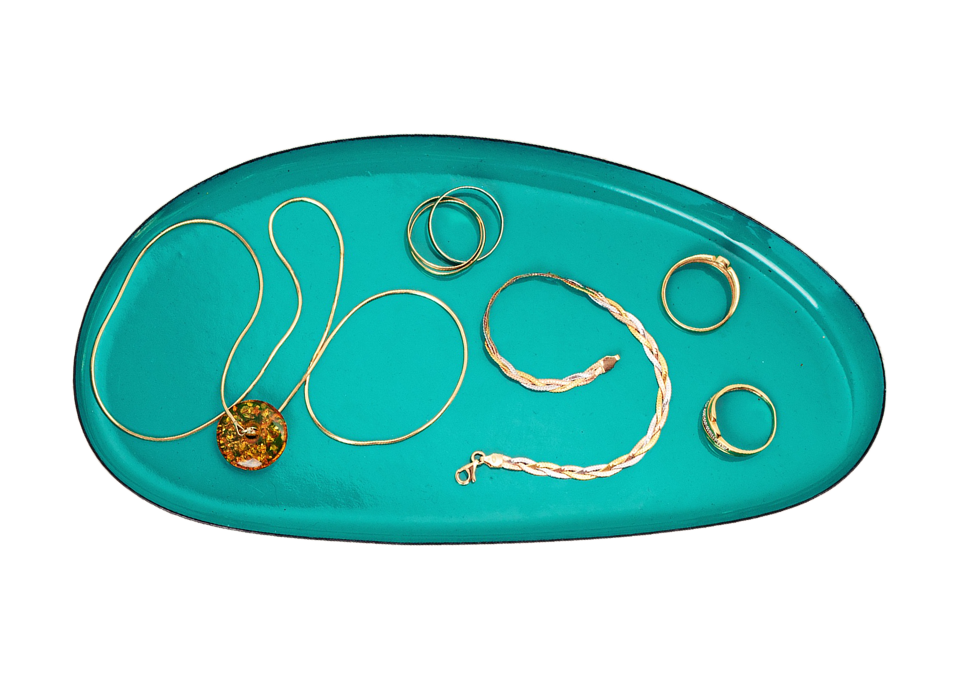Green Plate With Accessories Isolated On A Transparent Background Green Plate With Accessories Isolated On A Transparent Background