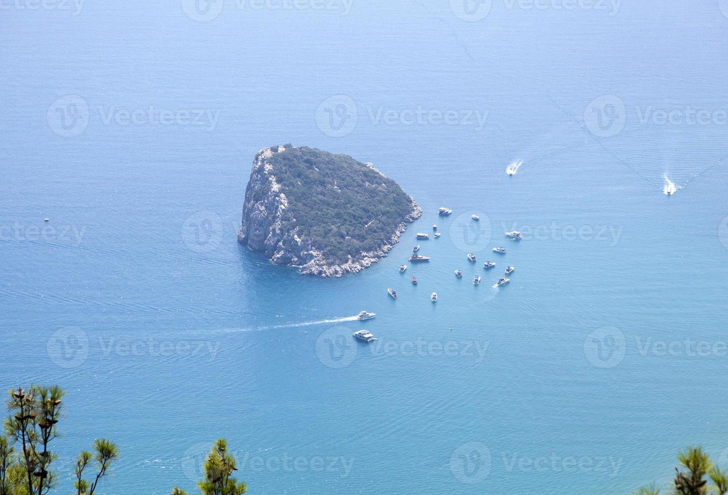 deshabitado Tortuga isla aéreo ver desde tunektepe montaña foto