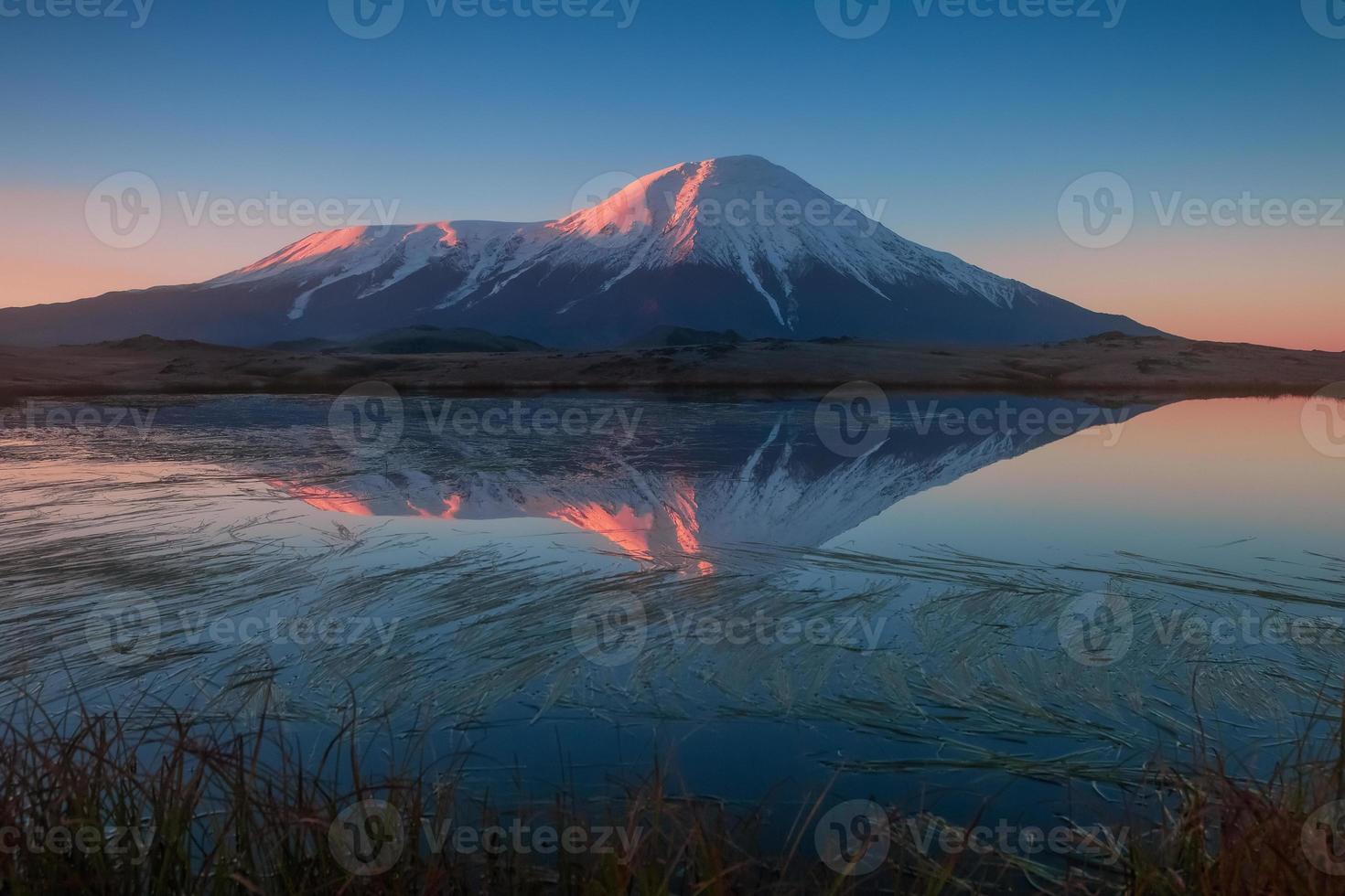 Volcano Tolbachik, Kamchatka photo