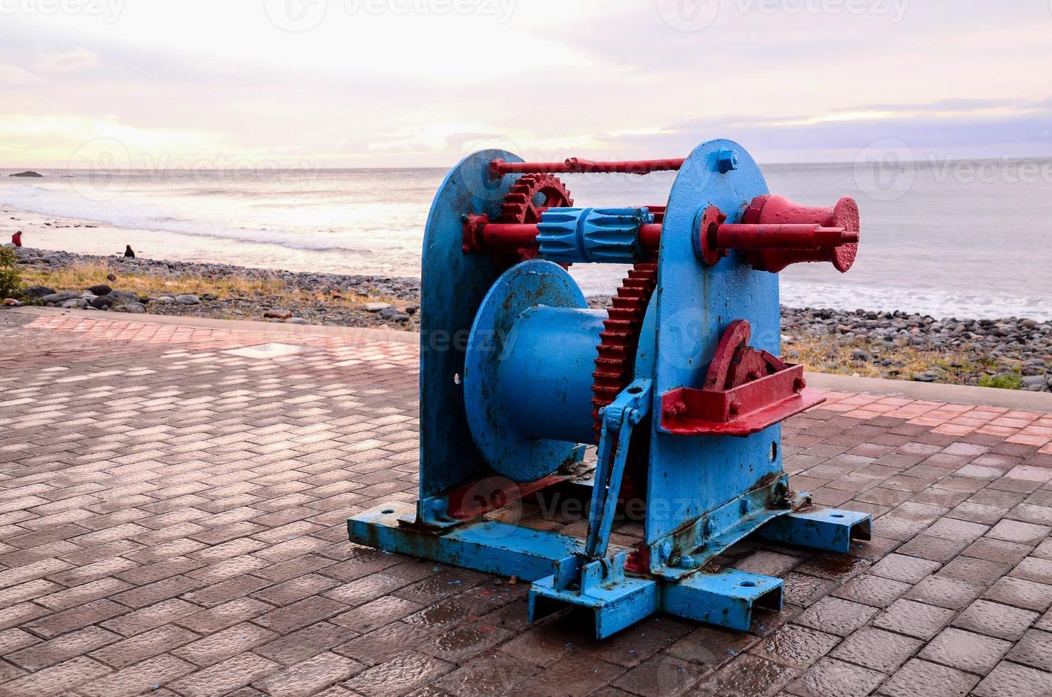 Blue and red winch photo