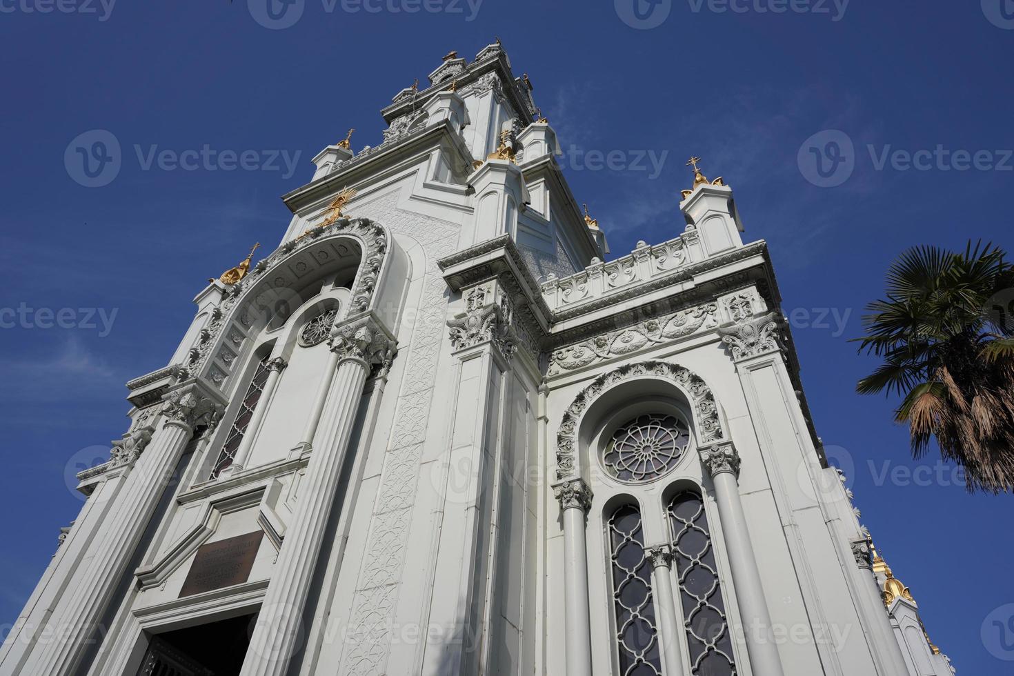 calle búlgara iglesia de stephen en estambul, turquía foto