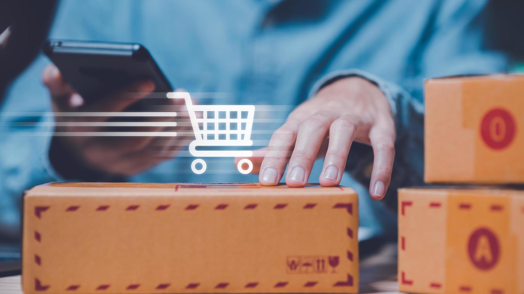Startup or small business entrepreneur,Check sales and check business growth reports,order management in online stores,shopping on the internet,Selling online on Internet,SME,shipping boxes,e-commerce photo