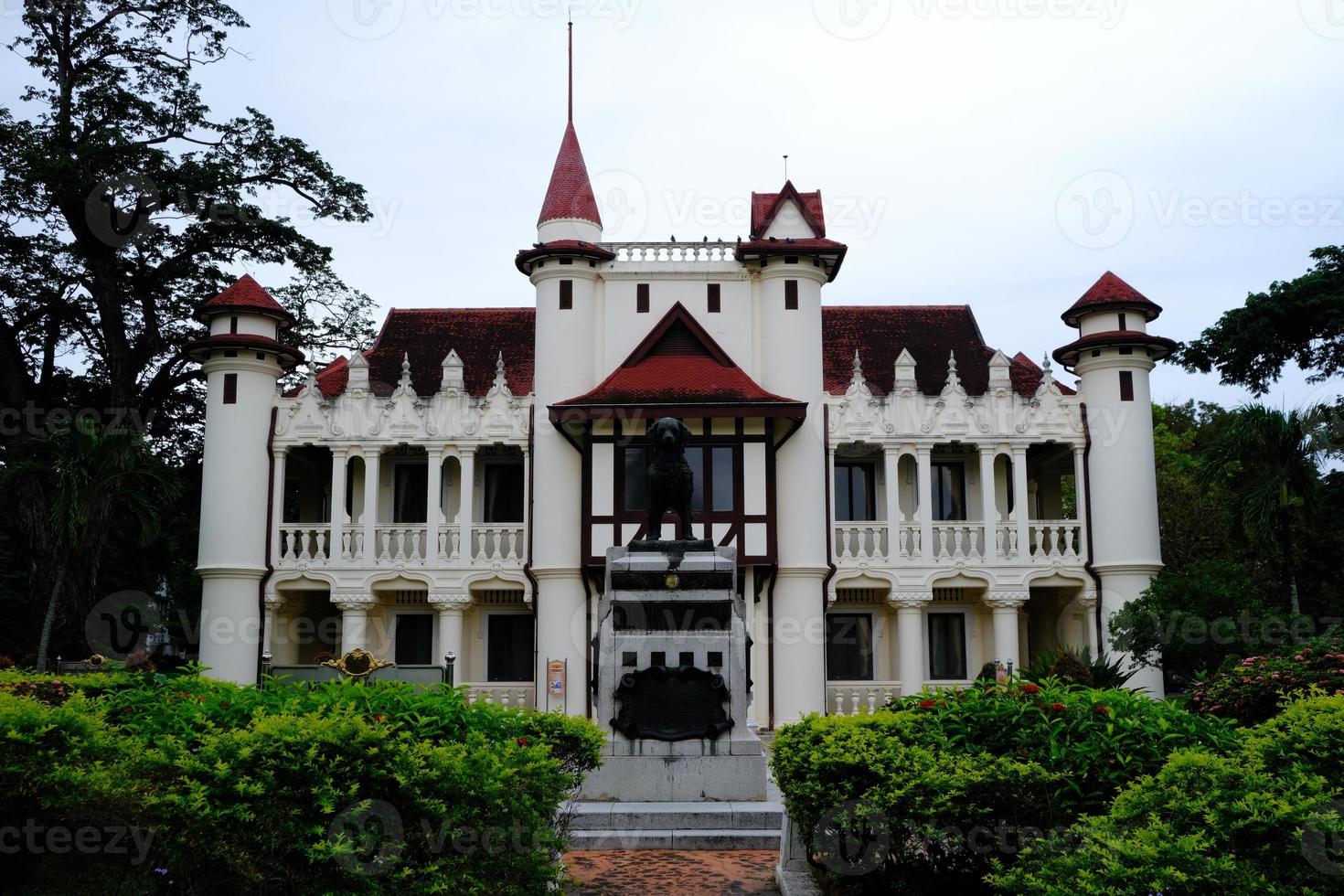 Ya Le Monument in front of Sanam Chandra Palace where is a Famous Landmark of Nakhon Pathom Province Thailand. photo