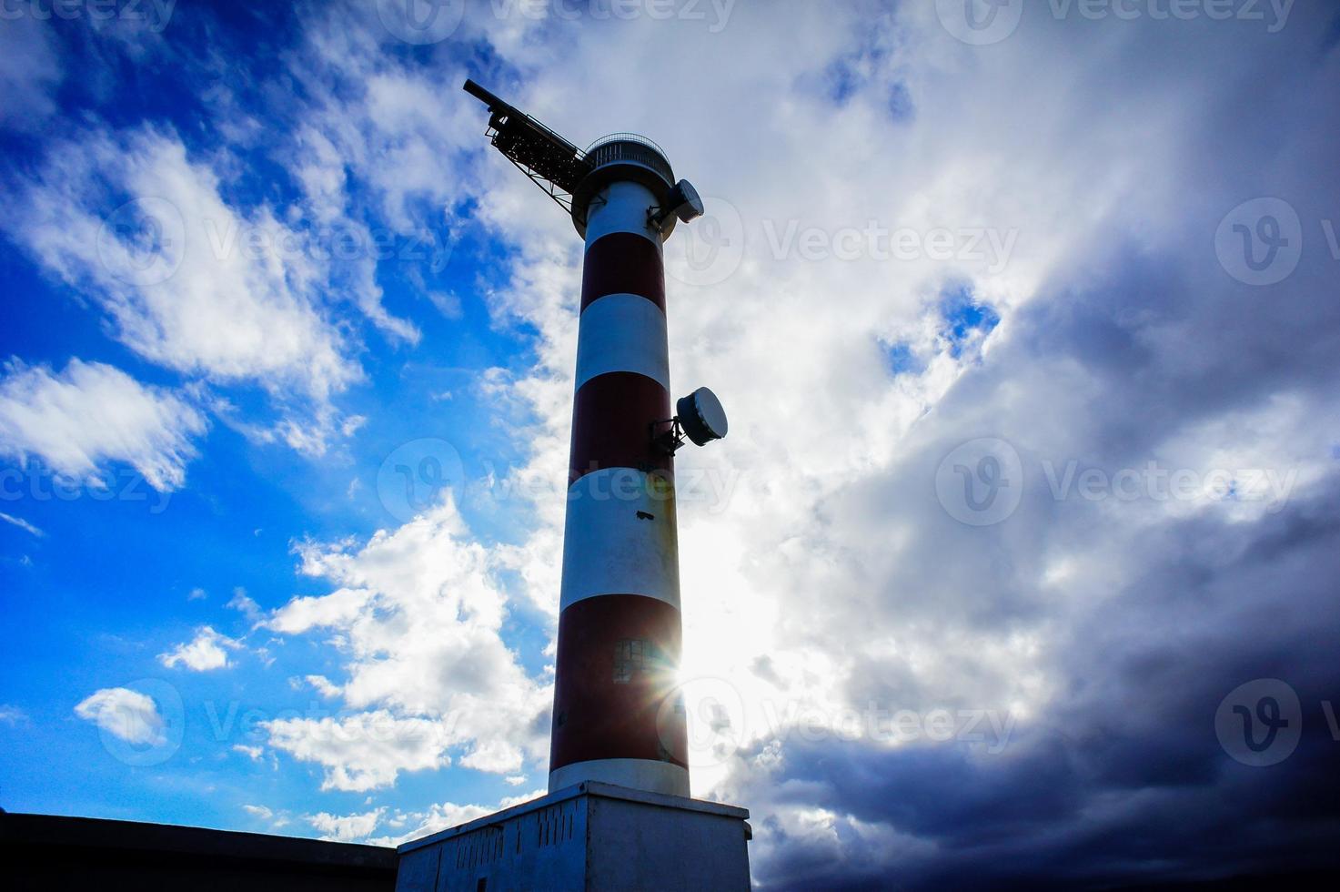 faro junto al mar foto