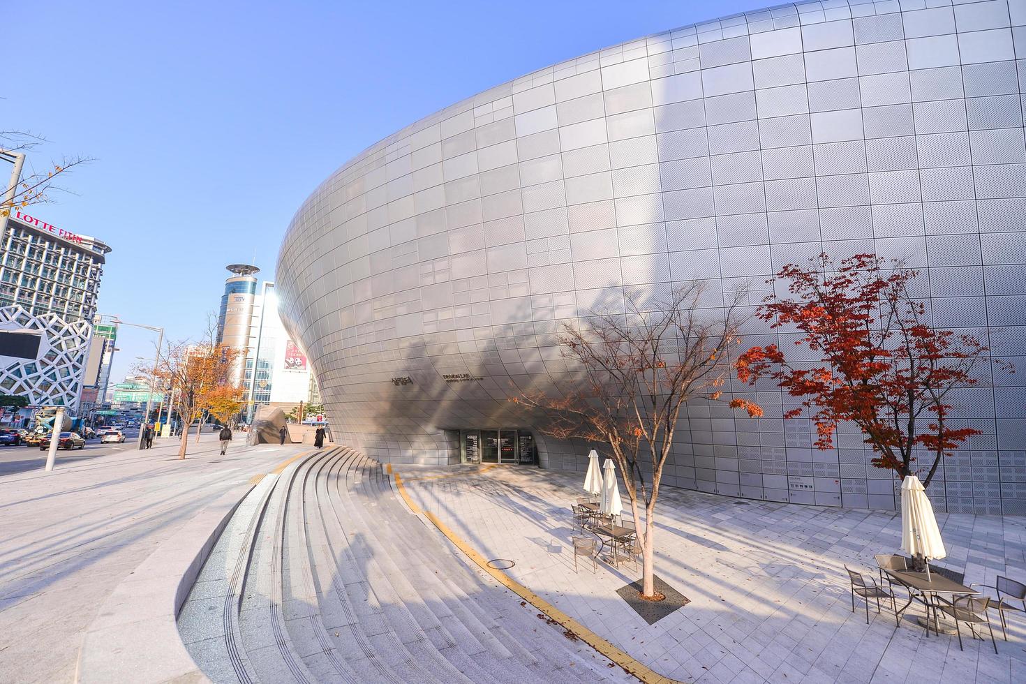 seúl, sur Corea - nov 14, 2017-dongdaemun diseño plaza es un mayor urbano desarrollo punto de referencia en seúl, sur Corea. foto