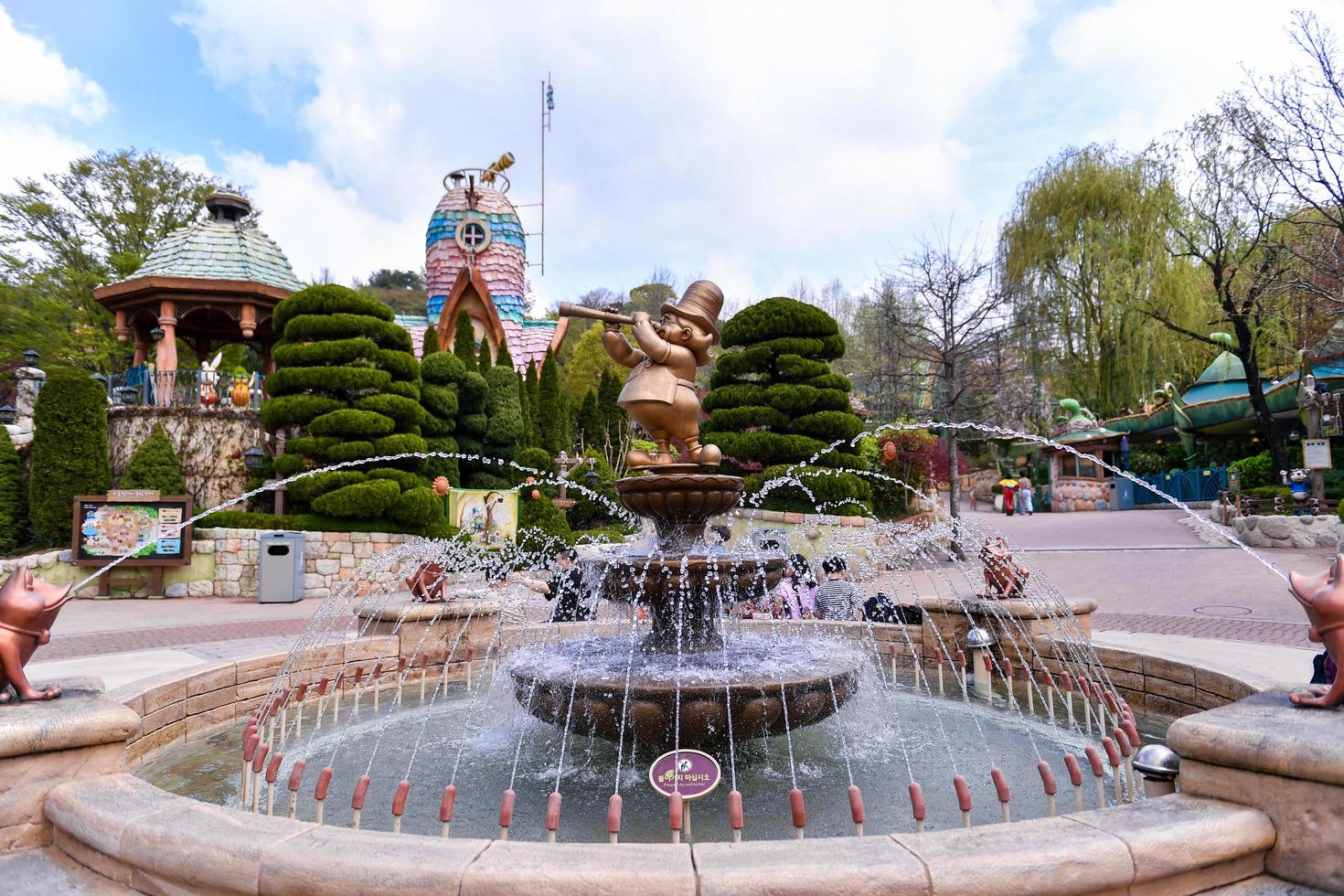 SEOUL,SOUTH KOREA-APR 24 ,2019-Everland Resort is a theme park and vacation resort located in Yongin. The most famous amusement park in South Korea. photo