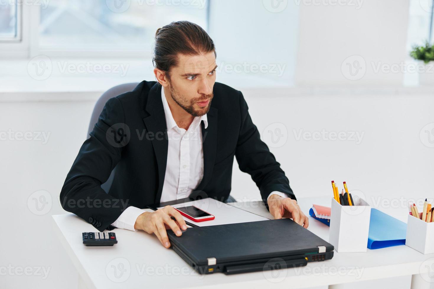 manager office work documents Lifestyle photo