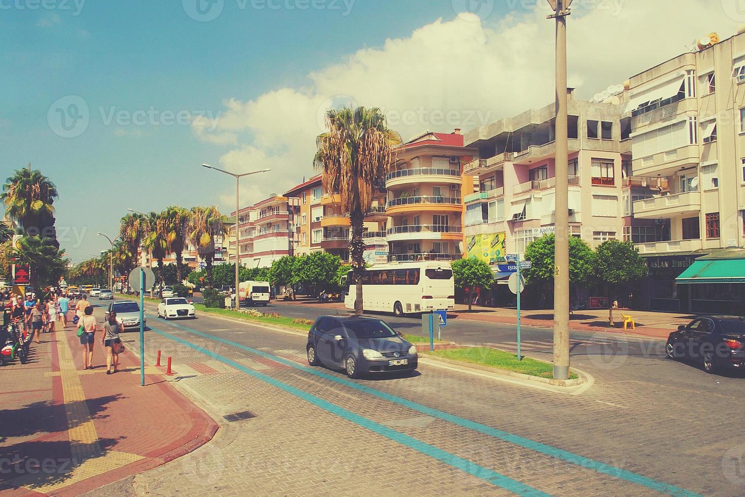 interesante original turco calles y casas en el ciudad de Alanya foto