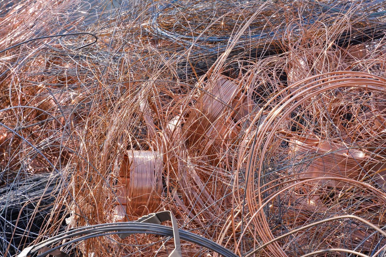 chatarra metal a el depósito de chatarra foto