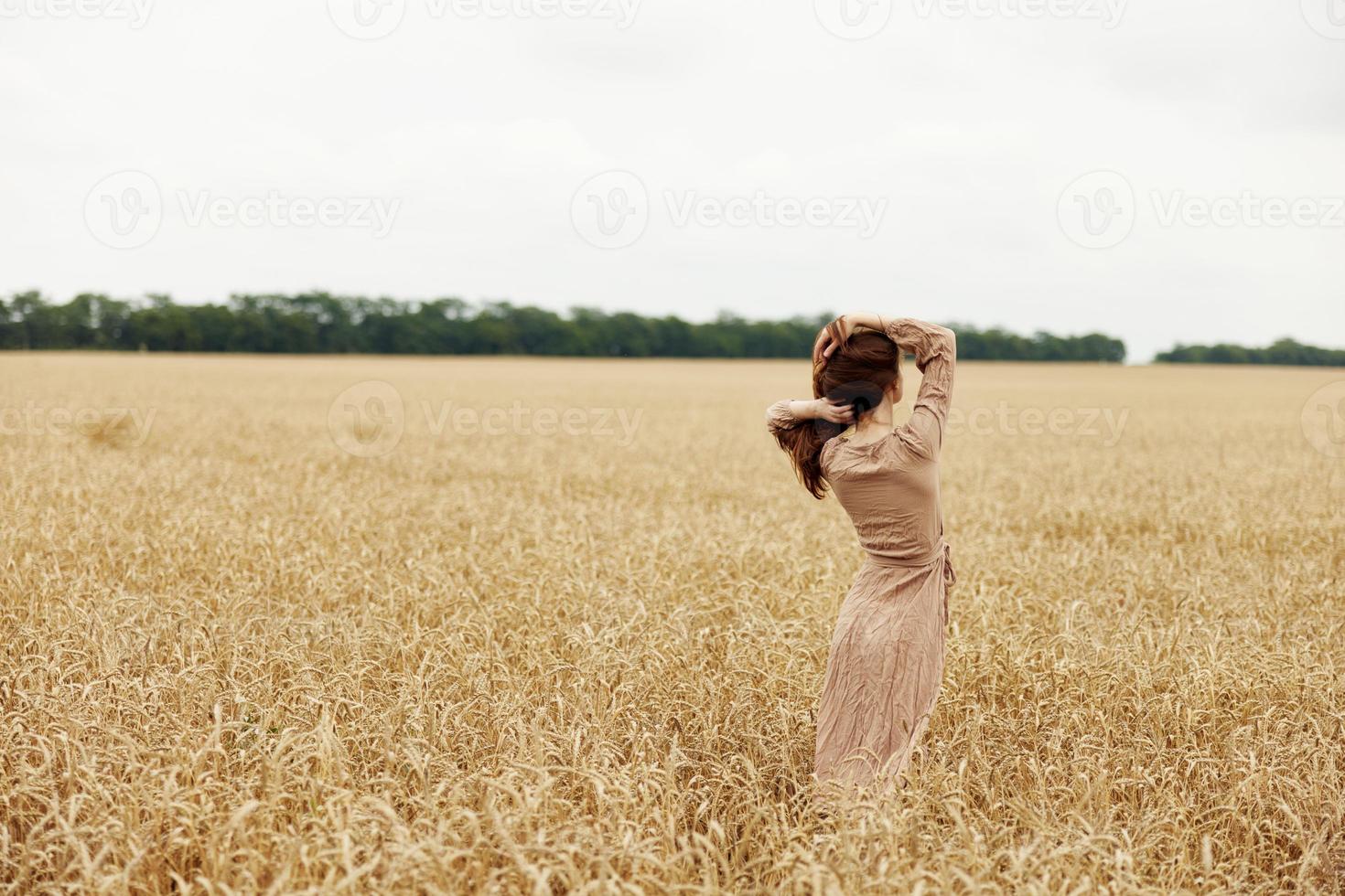 woman in the field countryside industry cultivation harvest photo