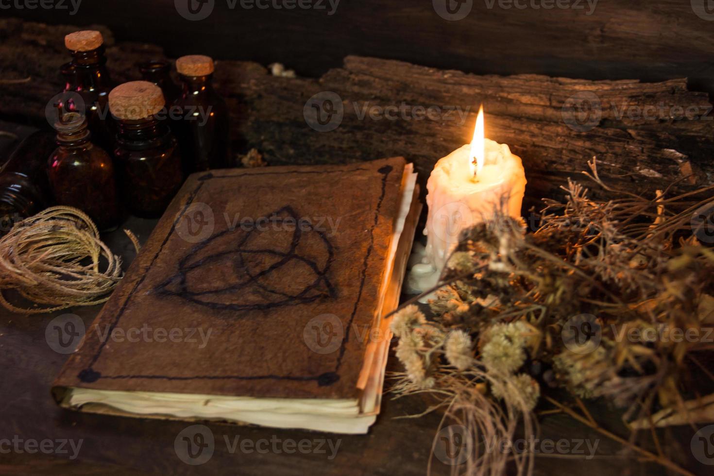 conjunto de objetos símbolos de esotérico rituales foto