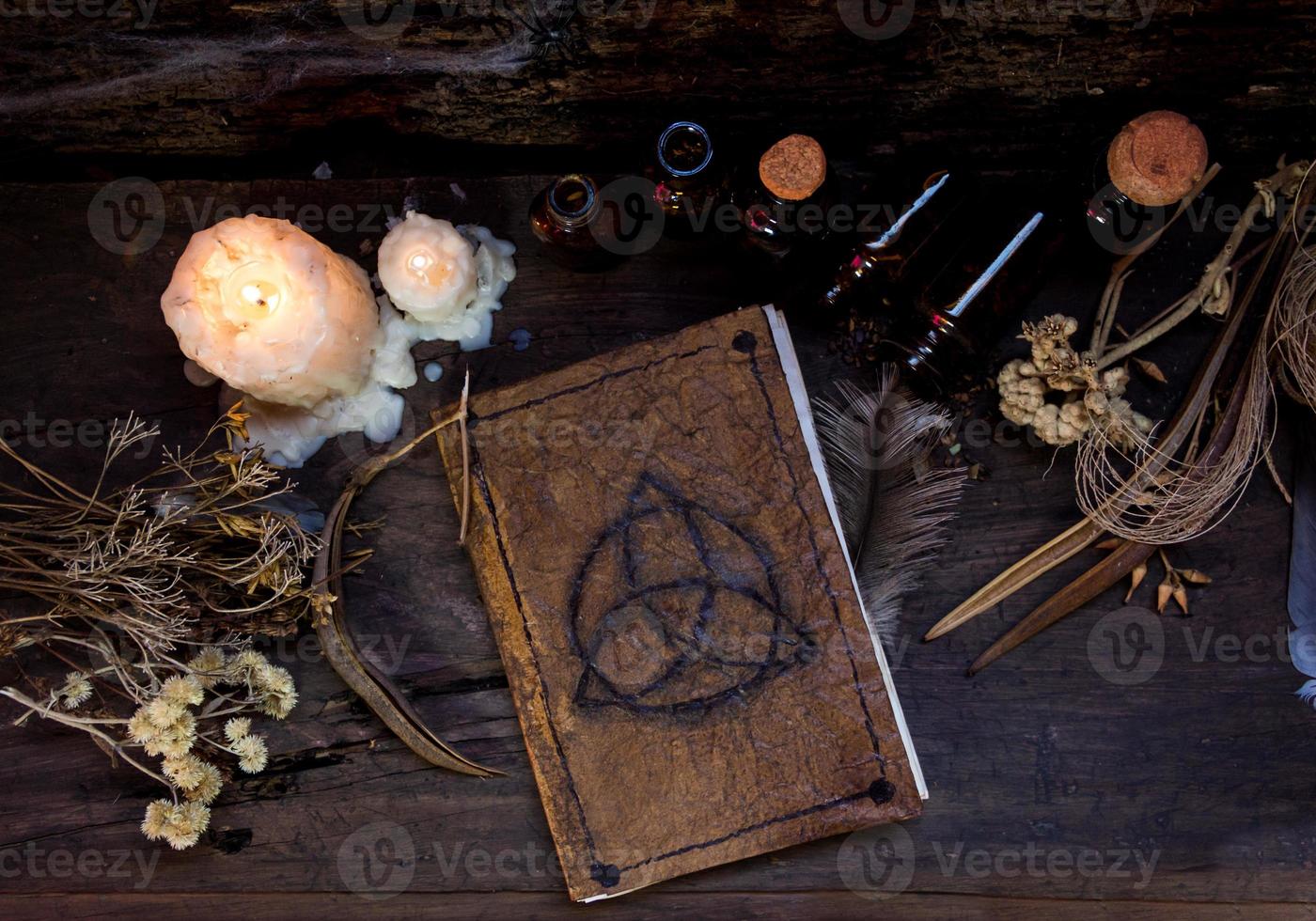 conjunto de objetos símbolos de esotérico rituales foto