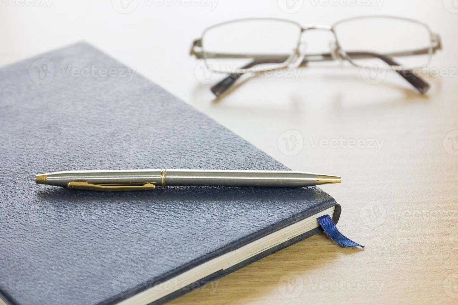 Pen put on notebook 22378046 Stock Photo at Vecteezy